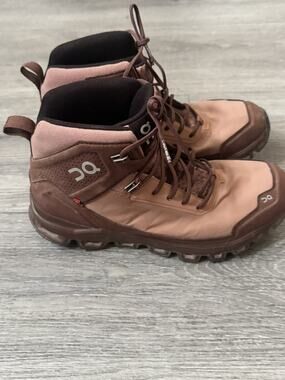 ON RUNNING Cloudridge Womens 8 Hiking Boots/Shoes Mocha/Pebble Waterproof